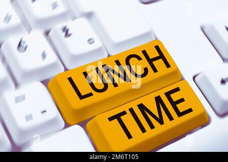 Schreiben mit Text Mittagspause. Wort für eine Mahlzeit in der Mitte des Tages nach dem Frühstück und vor dem Abendessen Stockfoto