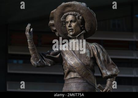 Eine Statue der Suffragette Alice Hawkins befindet sich auf dem Market Square, Leicester, Großbritannien, einem Ort, an dem sie viele ihrer Reden hielt. Die Stockfoto