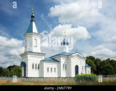 Orthodoxe Kirche St. Nicholas der Wunderarbeiter im Dorf KalinovÐ¾e Stockfoto