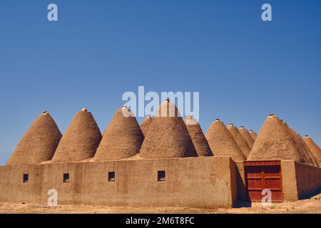 Bienenhaus Häuser gegenüber hellen klaren Himmel Stockfoto