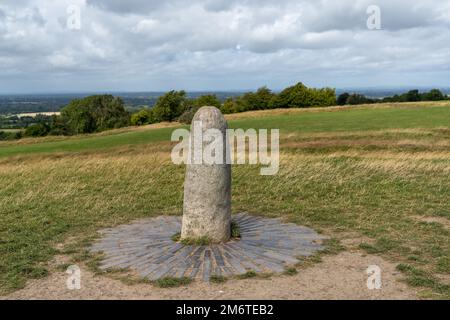 Ein Blick auf den Stein des Schicksals auf dem Hügel von tara in der Grafschaft Meath in Irland Stockfoto