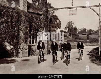 Auf dem Zeichen des Schwans Fittleworth Sussex 1905 Stockfoto