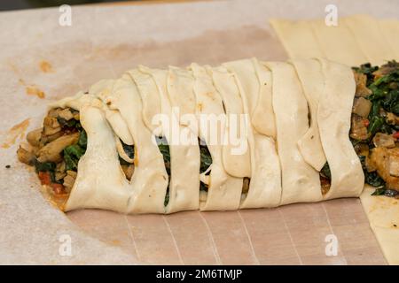 Vegan wellington, Blätterteig, veganer Käse, Spinat Stockfoto