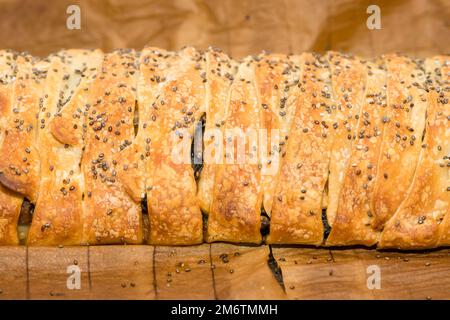 Vegan wellington, Blätterteig, veganer Käse, Spinat Stockfoto