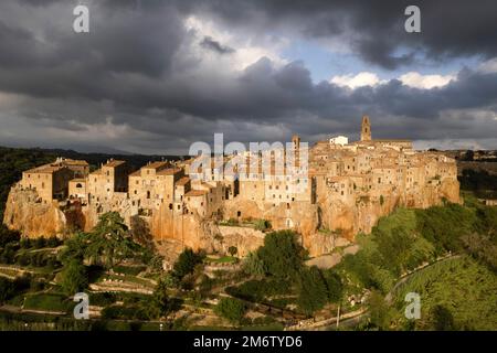 Luftaufnahme des Dorfes Pitigliano Toskana Italien Stockfoto