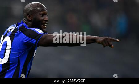 Mailand, Italien. 04. Januar 2023 Romelu Lukaku vom FC Internazionale Gesten während der Serie Ein Fußballspiel zwischen FC Internazionale und SSC Napoli Credit: Nicolò Campo/Alamy Live News Stockfoto