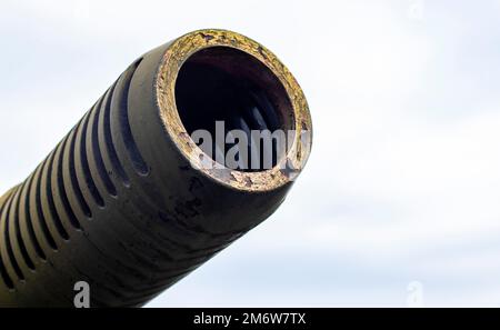 Schwere Artillerie des Zweiten Weltkriegs, sowjetische Haubitzen-Waffe ML-20. Kaliber 152 mm. Selbstfahrende Artillerie-Halterungen. Fass-Artillerie. Stockfoto