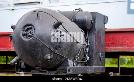 Der alte russische Anker kontaktiert die Sprengstoffmine. Neutralisiertes Unterwasserschiff große Minenkrabbe. Waffen zur Vernichtung von U-Booten, s. Stockfoto