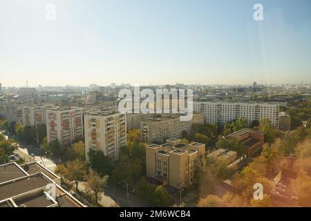 MOSKAU, RUSSLAND - CIRCA SEPTEMBER 2018: Moskau aus der Vogelperspektive bei Tag. Stockfoto