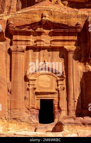 Renaissance-Grabfassade in Petra, Jordanien Stockfoto