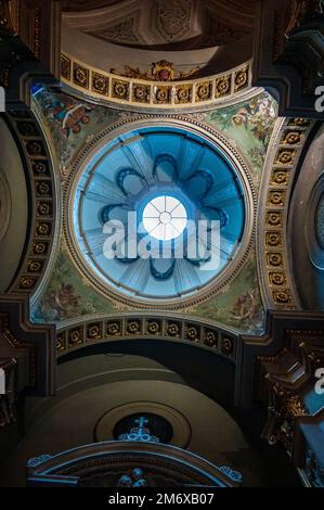 Im Inneren der Kathedrale von Acqui Terme Stockfoto