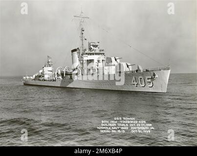 Foto aus dem NNSY Historical Archives - Bow View, Steuerbordseite, von USS Rowan (DD 405) während der Bauprozesse vom 23. Bis 24. Oktober 1939. Stockfoto