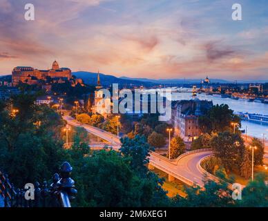 Budapest Nacht Panorama Stadtansicht. Langzeitbelichtung. Stockfoto