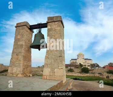 Am Abend die Glocke von Tschersonesos (antike Stadt) und St. Volodymyr (Sankt Wladimir) (Sewastopol, Krim, Ukraine) Stockfoto