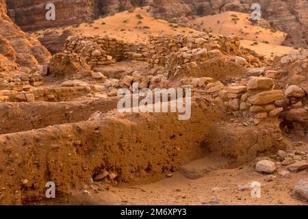 Al Beidha Ruinen einer prähistorischen Siedlung im Nahen Osten, in der Nähe von Little Petra Siq al-Barid, Jordanien Stockfoto