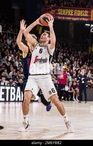 Barcelona, Spanien - 05/01/2023, Alessandro Pajola von Virtus Segafredo Bologna während des EuroLeague-Basketballspiels der Turkish Airlines zwischen dem FC Barcelona und Virtus Segafredo Bologna am 5. Januar 2023 im Palau Blaugrana in Barcelona, Spanien - Foto: Javier Borrego/DPPI/LiveMedia Stockfoto