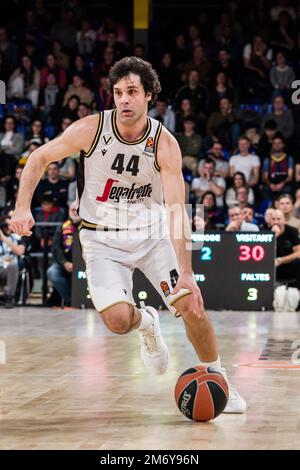 Barcelona, Spanien - 05/01/2023, Milos Teodosic von Virtus Segafredo Bologna während des EuroLeague-Basketballspiels der Turkish Airlines zwischen dem FC Barcelona und Virtus Segafredo Bologna am 5. Januar 2023 im Palau Blaugrana in Barcelona, Spanien - Foto: Javier Borrego/DPPI/LiveMedia Stockfoto