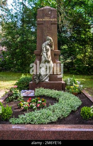 Historische Grabstätte auf dem Südfriedhof von Leipzig, dem größten Friedhof der Stadt. Stockfoto
