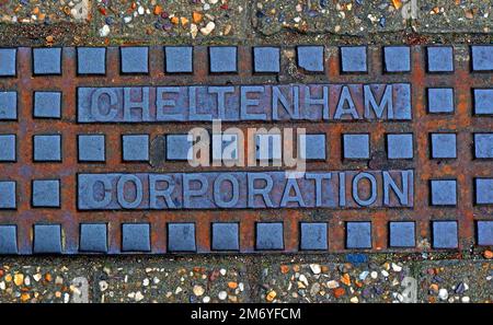 Gusseisen geprägt Rosting Cheltenham Corporation Grid, Cheltenham Town Centre, Gloucestershire, England, Vereinigtes Königreich, GL50 Stockfoto