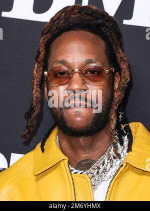 HOLLYWOOD, LOS ANGELES, KALIFORNIEN, USA - JANUAR 05: Der amerikanische Rapper 2 Chainz (Tauheed K. Epps) trifft am 5. Januar 2023 auf der Los Angeles Premiere der STARZ' 'BMF' (Black Mafia Family) Staffel 2 ein, die am. Januar im TCL Chinese Theatre IMAX in Hollywood, Los Angeles, Kalifornien, USA stattfindet. (Foto von Xavier Collin/Image Press Agency) Stockfoto