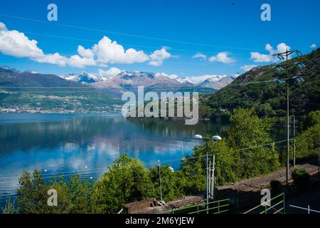 Como, Italien - 1. Mai 2022: Landschaft rund um den Comer See in Norditalien. Stockfoto