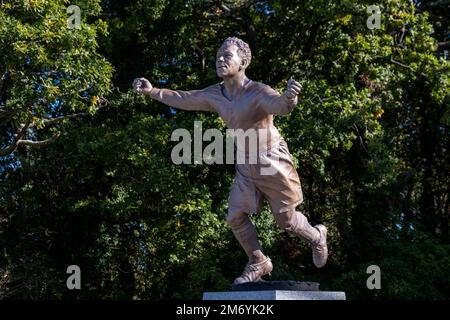 Statue von John Francis Leslie vom Künstler Andy Edwards, der Englands erster schwarzer Fußballspieler sein sollte. Stockfoto