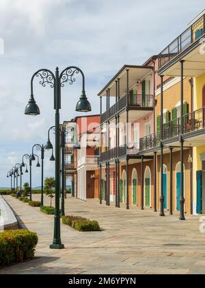 Kanuaninsel, Grenadinen, Sandy Lane Yacht Club. 'Stadt' Promenade. Stockfoto