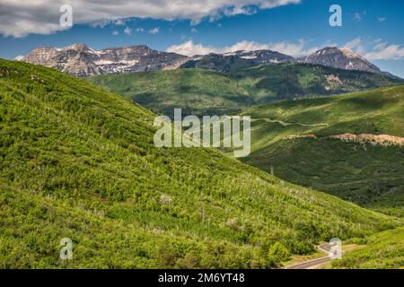 Mount Timpanogos Massiv, Blick vom Decker Pass, Cascade Springs Drive, Wasatch Mountain State Park, Wasatch Range, Utah, USA Stockfoto