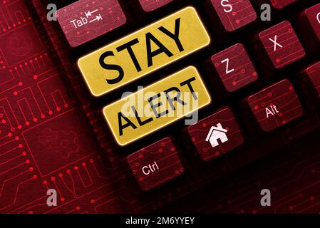 Warnung zur Erinnerung an den Schreibtext. Konzeptfoto, das die Dinge rund um Quick aufmerksam macht, um sie zu sehen oder zu verstehen Stockfoto