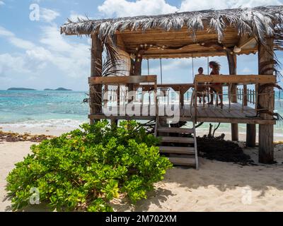 Mayreau, Grenadinen, Karibikinsel. Windward Bay. Ranch Escapade Strandbar. Stockfoto