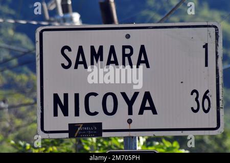 Kilometerzeichen für Samara und Nicoya Stockfoto