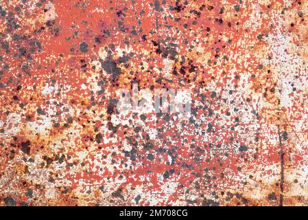 Roststruktur. Roststruktur rot gefärbt. Hintergrund rot. Hintergrund der Standby-Farbe in Rot Stockfoto