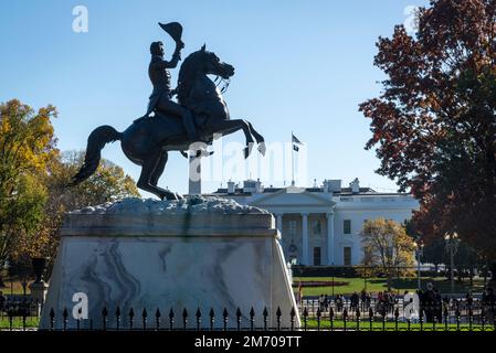 Clark Mills' Reiterstatue von Präsident Andrew Jackson, Lafayette Square, ein öffentlicher Park im President's Park, Washington, D.C., USA Stockfoto