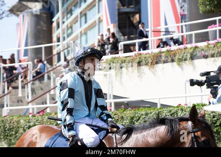 Ascot, Berkshire, Großbritannien. 6. August 2022. Jockey Jose-Luis Martinez. Kredit: Maureen McLean/Alamy Stockfoto