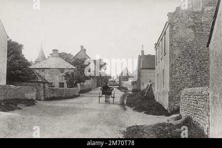 Altes Foto aus dem späten 19./frühen 20. Jahrhundert: 1891 - Pony und Falle im Dorf East Blatchington, East Sussex Stockfoto