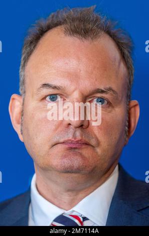 Schwerin, Deutschland. 05. Januar 2023. Markus Biercher, Leiter der Northern Employment Agency, auf einer Pressekonferenz in der Staatskanzlei. Der neue Leiter der Regionaldirektion Nord der Arbeitsagentur unterstützte die Landesregierung bei seinem Amtsantritt in Schwerin. Kredit: Jens Büttner/dpa/Alamy Live News Stockfoto