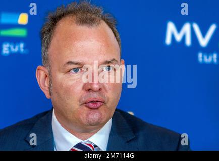 Schwerin, Deutschland. 05. Januar 2023. Markus Biercher, Leiter der Northern Employment Agency, auf einer Pressekonferenz in der Staatskanzlei. Der neue Leiter der Regionaldirektion Nord der Arbeitsagentur unterstützte die Landesregierung bei seinem Amtsantritt in Schwerin. Kredit: Jens Büttner/dpa/Alamy Live News Stockfoto