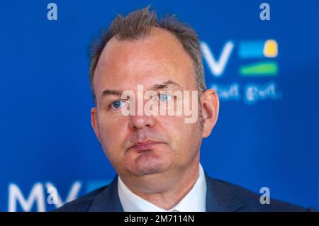 Schwerin, Deutschland. 05. Januar 2023. Markus Biercher, Leiter der Northern Employment Agency, auf einer Pressekonferenz in der Staatskanzlei. Der neue Leiter der Regionaldirektion Nord der Arbeitsagentur unterstützte die Landesregierung bei seinem Amtsantritt in Schwerin. Kredit: Jens Büttner/dpa/Alamy Live News Stockfoto