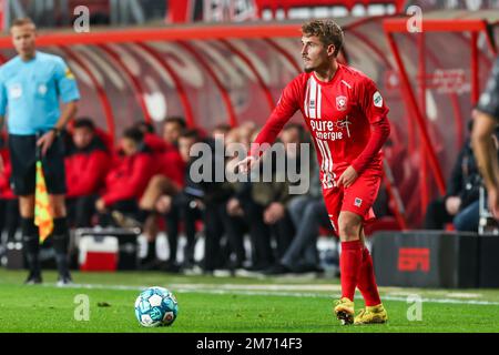 ENSCHEDE, NIEDERLANDE - JANUAR 6: Michal Sadilek vom FC Twente während des niederländischen Eredivisie-Spiels zwischen dem FC Twente und dem FC Emmen am 6. Januar 2023 im Grolsch Veste in Enschede, Niederlande (Foto: Marcel ter Bals/Orange Pictures) Stockfoto