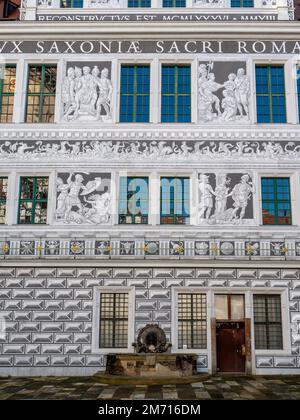 Bemaltetes Gebäude im Innenhof des Residenzschlosses, Dresden, Sachsen, Deutschland Stockfoto