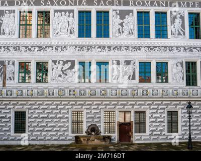 Bemaltetes Gebäude im Innenhof des Residenzschlosses, Dresden, Sachsen, Deutschland Stockfoto