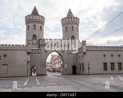 Neogotisches Stadttor Nauener Tor in Friedrich-Ebert-Straße, Potsdam, Brandenburg, Deutschland Stockfoto