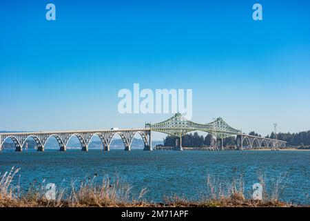 Conde McCullough Memorial Bridge in Coos Bay, Oregon, USA Stockfoto