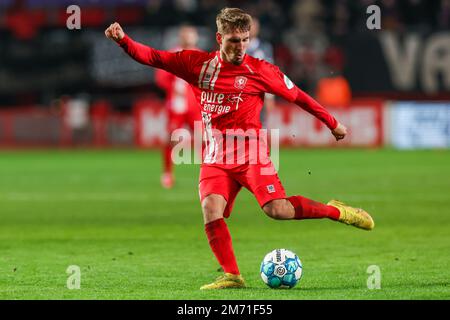 ENSCHEDE, NIEDERLANDE - JANUAR 6: Michal Sadilek vom FC Twente während des niederländischen Eredivisie-Spiels zwischen dem FC Twente und dem FC Emmen am 6. Januar 2023 im Grolsch Veste in Enschede, Niederlande (Foto: Marcel ter Bals/Orange Pictures) Stockfoto