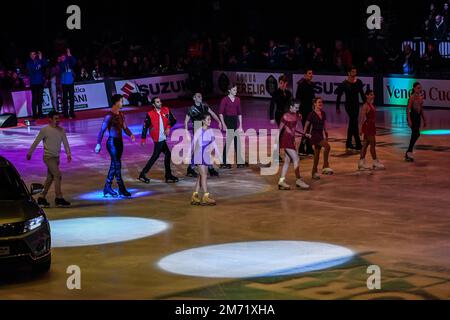 Unipol Arena, Bologna, Italien, 06. Januar 2023, Abschlussvorstellung während 2023 Bol on Ice – Plushenko und Freunde – Ice Sports Stockfoto