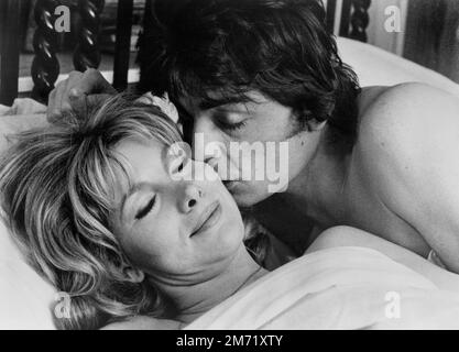 Susan Hampshire, Michael Petrovitch, am Set von The British Film, „Near the Sea nor the Sand“, alias „The Exorcism of Hugh“, Tigon Film Distributors, International Amusements Corp., 1972 Stockfoto