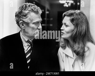 Peter Finch, Faye Dunaway, am Set des Films, „Network“, United Artists, 1976 Stockfoto