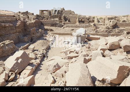 Die archäologische Stätte der Insel Elephantine, die Heimat eines antiken Khnum-Tempels Stockfoto