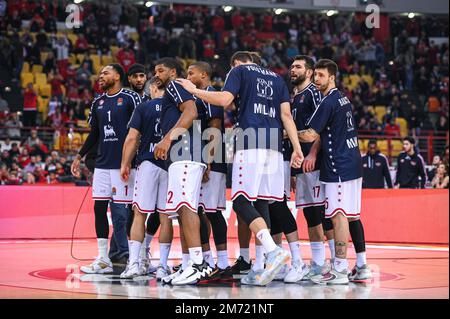 Spieler von EA7 Emporio Armani Mailand während des Euroleague-Spiels, Runde 17, zwischen Olympiacos Piraeus und EA7 Emporio Armani Mailand bei Peace and Friend Stockfoto