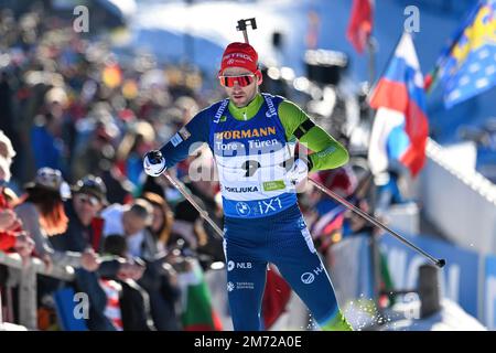 Pokljuka, Slowenien. 06. Januar 2023. Jakov Fak von Slowenien in Aktion während des 10 km langen Men Sprint-Rennens bei der BMW IBU Biathlon Weltmeisterschaft in Pokljuka. Kredit: SOPA Images Limited/Alamy Live News Stockfoto